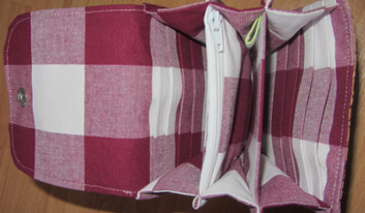 В маленьком кошельке - много места