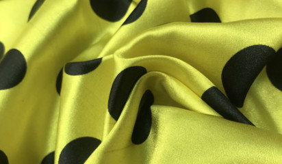 Атлас принтованный желтый в черный горох А-004/8