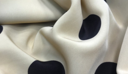 Атлас принтованный белый в черный горох А-004/11