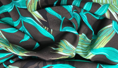 Штапель темно-коричневый с крупным растительным принтом ХБ-7015