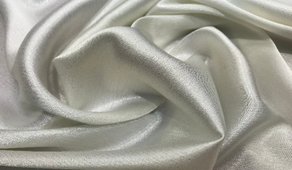 Креп-шифон искусственный с напылением молочный КШ-025/2