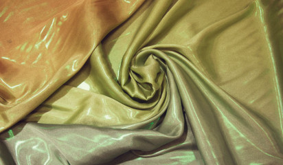 Атлас салатовый с напылением  переходной  А - 102/10