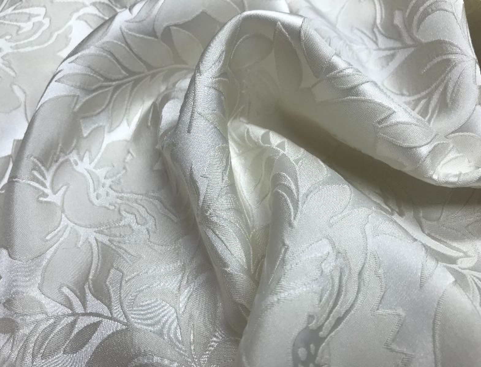 тюль молочный 260х290. атлас жаккард ткань. ткань п/м жаккард просторы. составник полиэстер 70% вискоза 27 спандекс 3%. жаккард молочный.