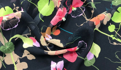 Шифон искусственный черный с цветочным принтом Ш-53107