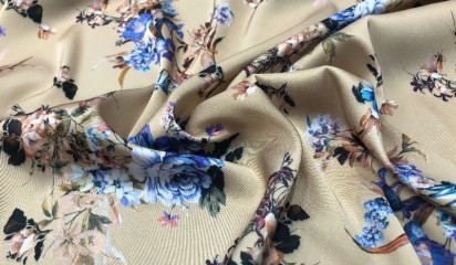 Атлас принтованный песочный с цветочным орнаментом  А - 0032/4