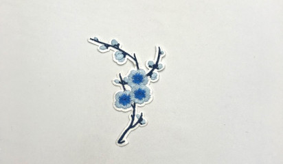 Аппликация "Веточка с бело-голубыми цветами"  АП-012