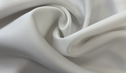 Атлас однотонный молочный А-251