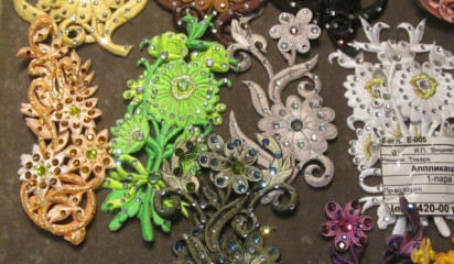 Аппликация со стразами "Цветок" желтая,зеленая,белая AP_20